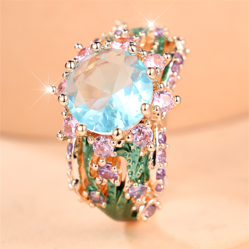 Women's Light Luxury Floral Design Stackable Ring